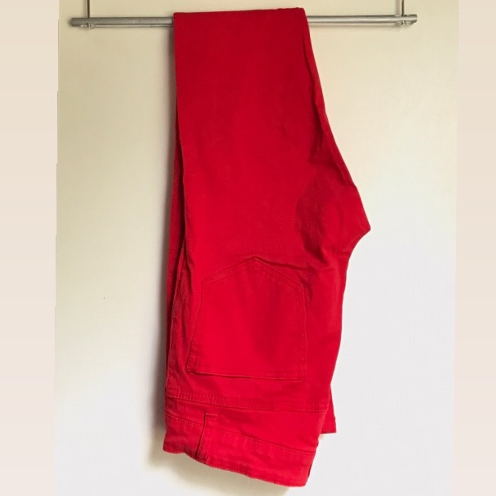 Red skinny jeans.